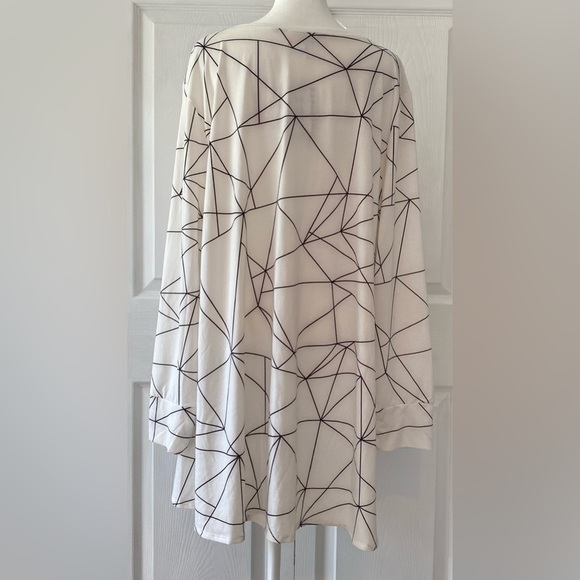 NWT LulaRoe Plus Size Long Sleeve Tunic Size 2X - Picture 4 of 12